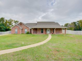 1306 Lakeside Ct, Lindale, TX 75771