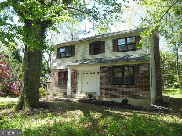 602 Crum Creek Rd, Broomall, PA 19008