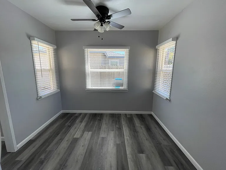 317 S D St — Photo 3