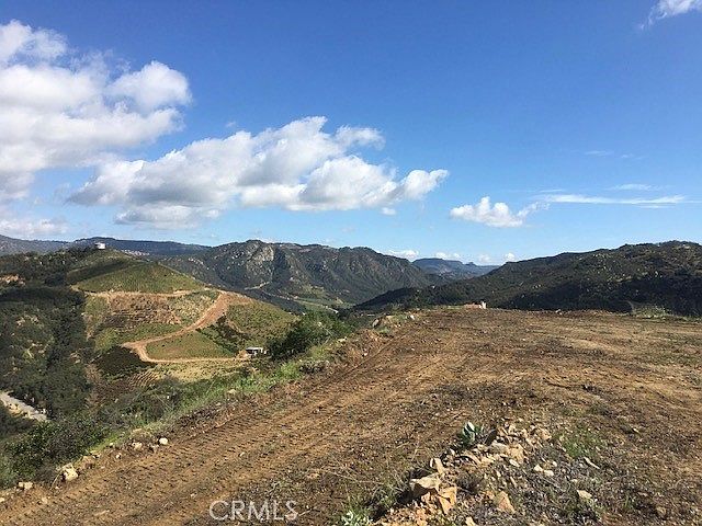 現場売買 COMMERCIAL/ INDUSTRIAL ZONED LOT - Pacific Continental Realty