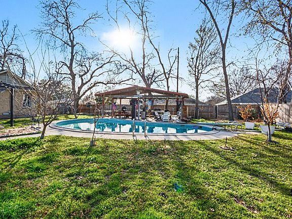 3rd image of 1225 E Union Bower Rd