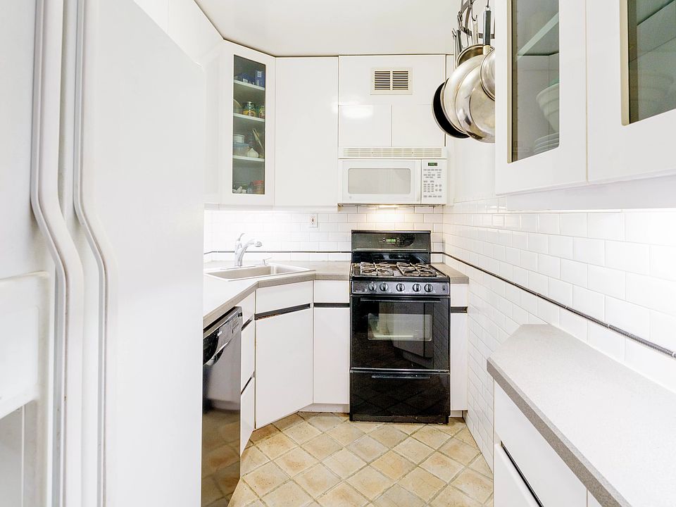 2nd image of 222 E 80th St APT 5C