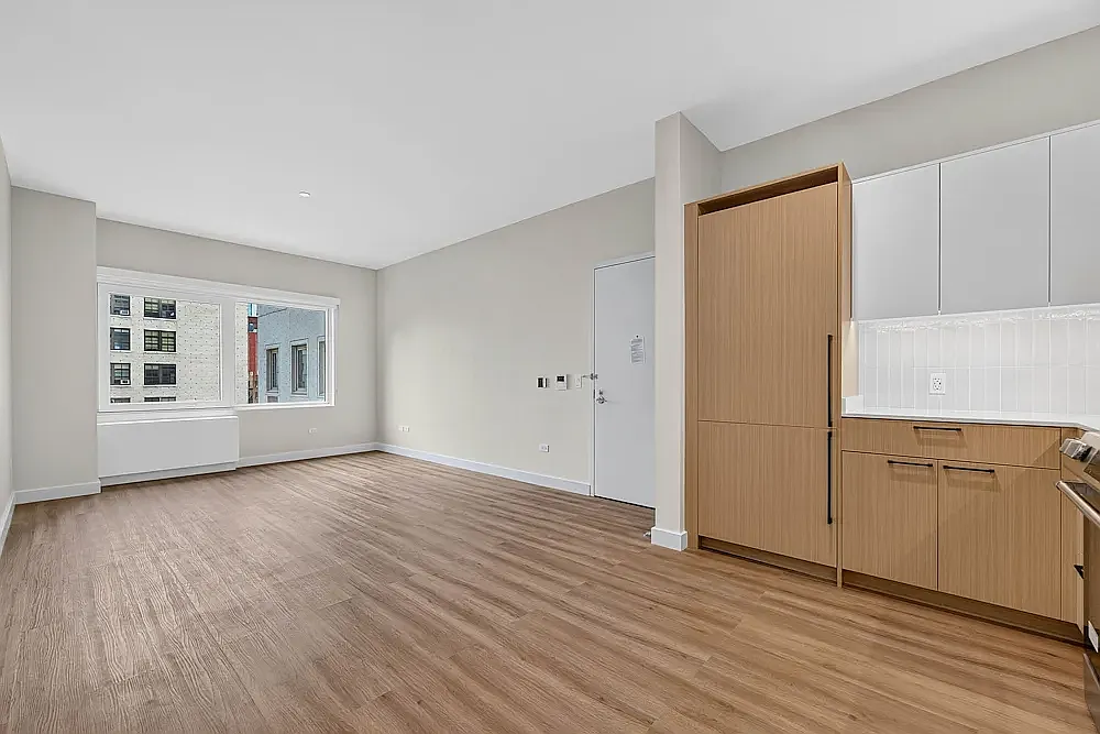 261 West 24th Street — Photo 2
