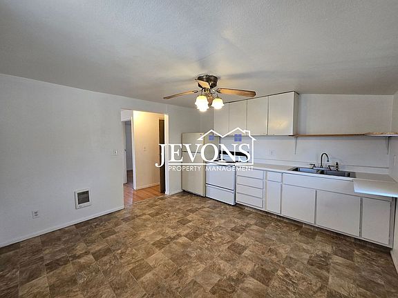 4th image of 403 S 4th St APT 4