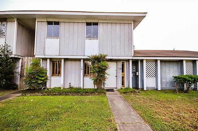 1st image of 109 E Club Dr #109