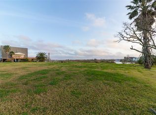 4452 Scenic Dr, Dickinson, TX 77539