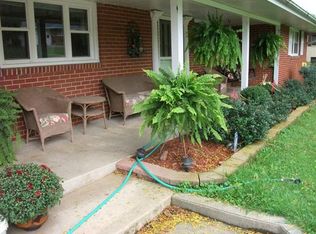 1109 Hillcrest Dr, Freeport, IL 61032