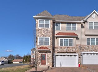 13 White Oak Ln, Aberdeen, NJ 07747
