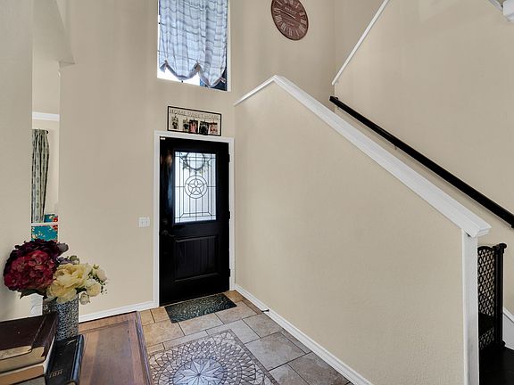 2nd image of 517 Crawford Dr