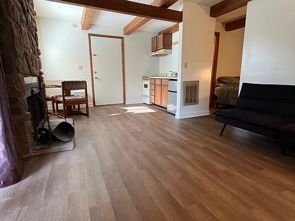 5th image of 22 Spruce Ct #22C