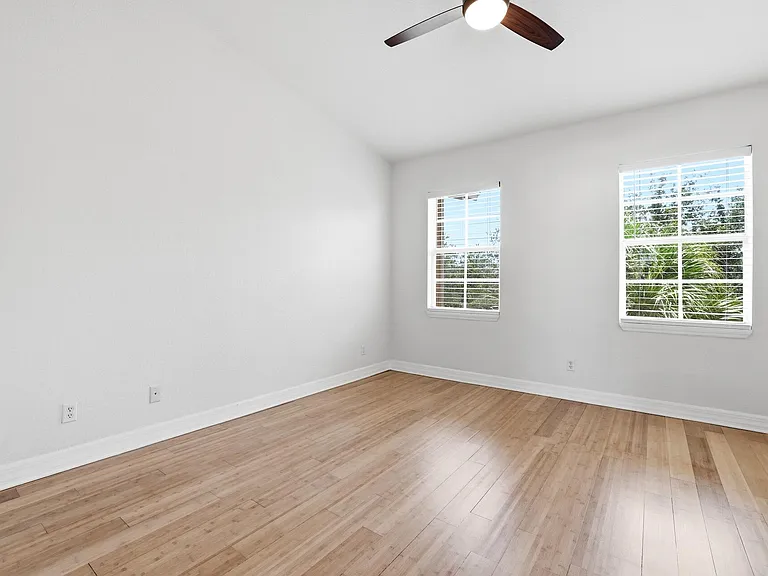 127 E Thatch Palm Cir — Photo 11