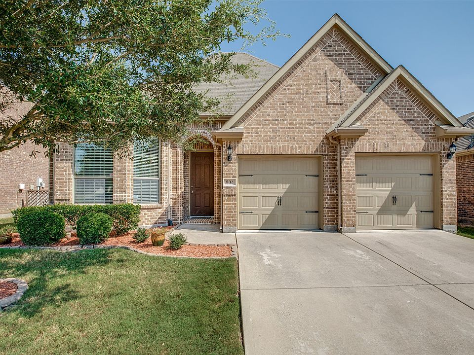 1st image of 904 Bald Cypress Dr
