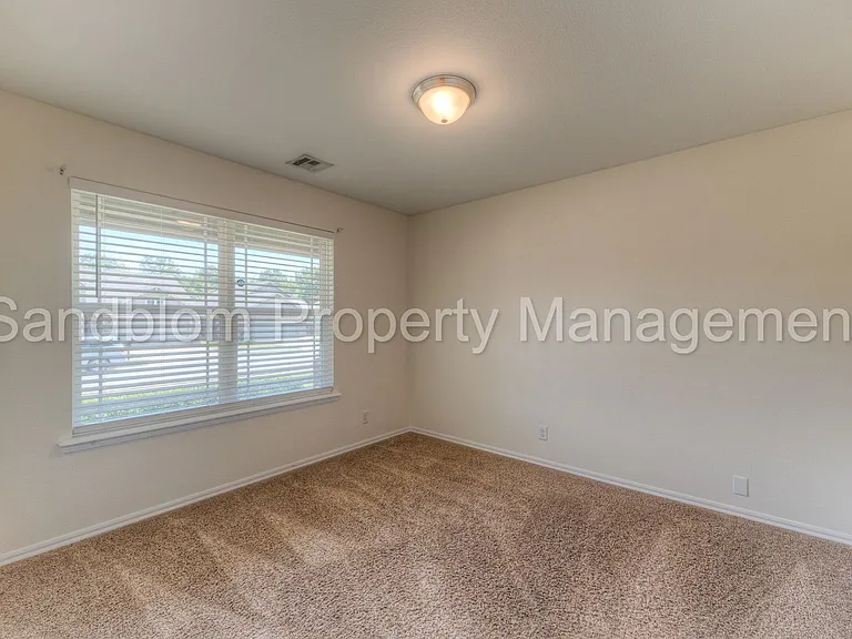 10418 S James St — Photo 17