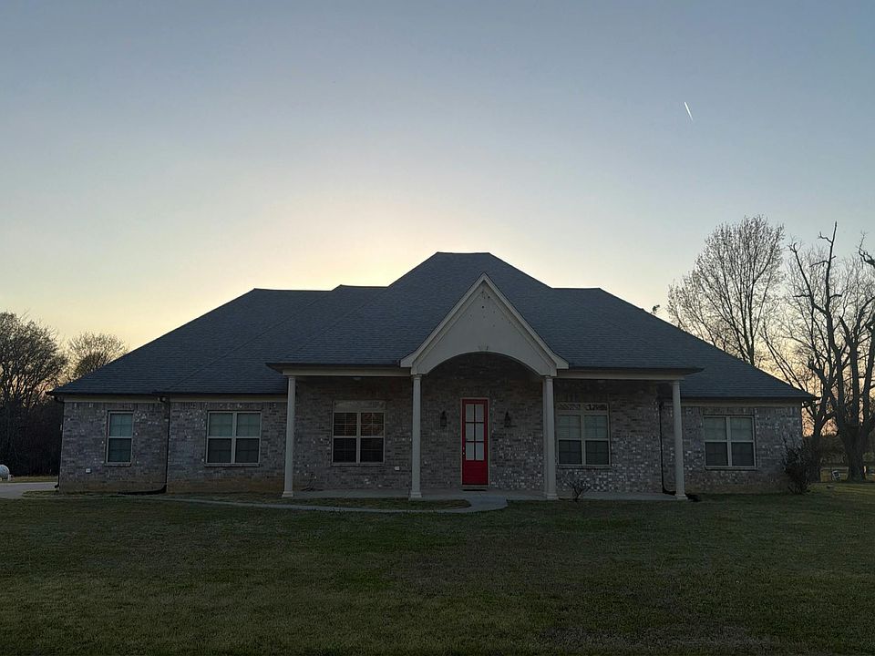 1st image of 185 Belmont Rd