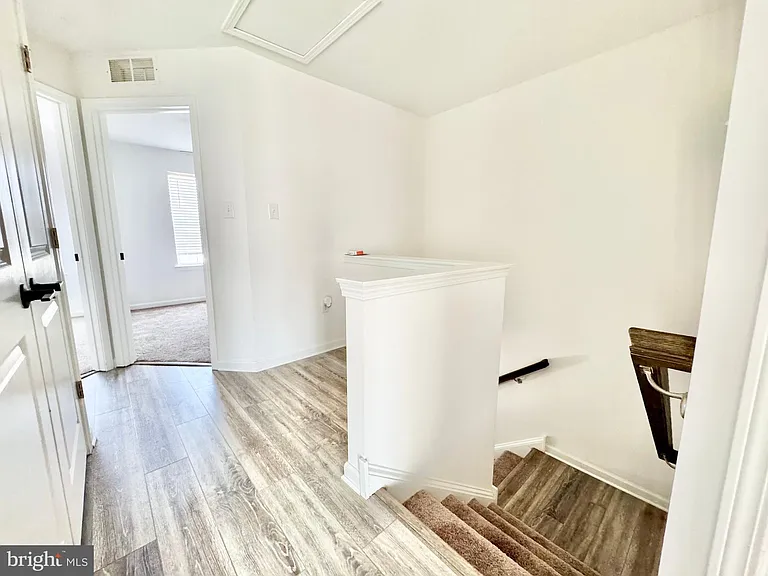 1066 Wickersham Way — Photo 11