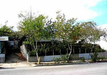 1st image of 929 W Hyde Park Blvd