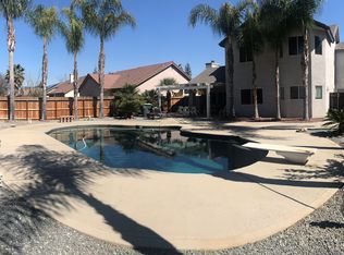 72 N Helm Ave, Clovis, CA 93612