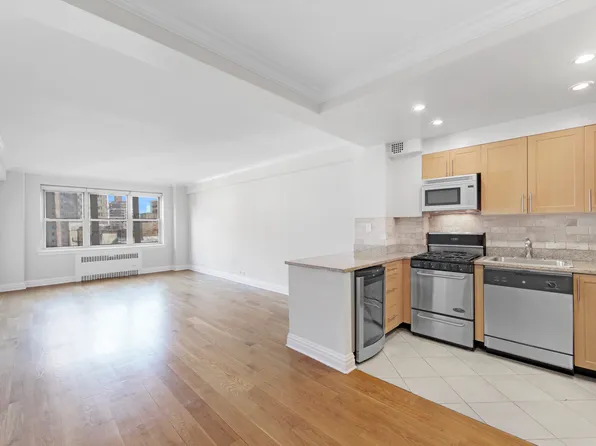 41 Park Avenue image 3 of 10