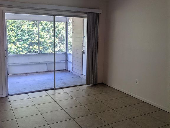 4th image of 2415 W Jonquil Dr