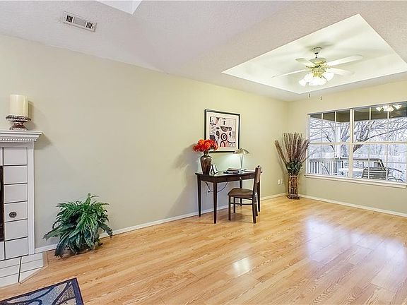 5th image of 3408 W Fairfax St
