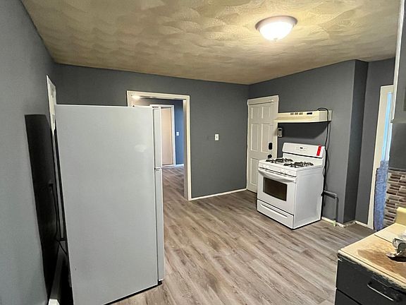 3rd image of 59 Haverhill St Floor 1