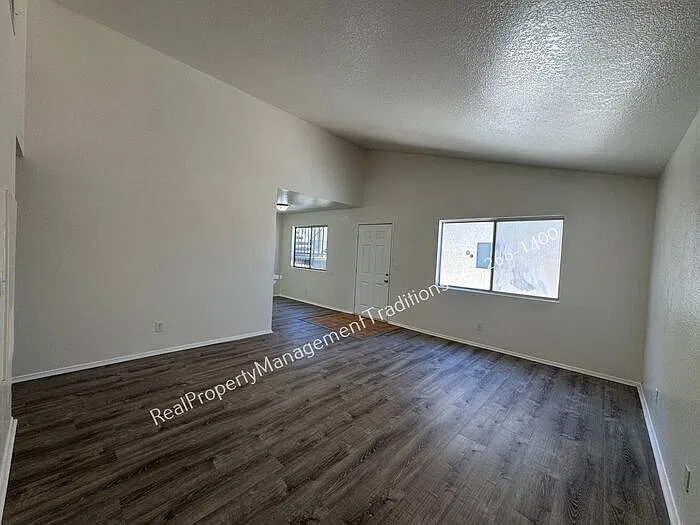 2 bed, 2.0 bath, $1,400 — Photo 3
