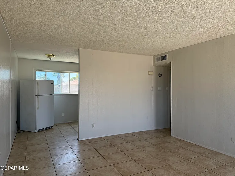 9606 Montrose Ct #11 — Photo 4