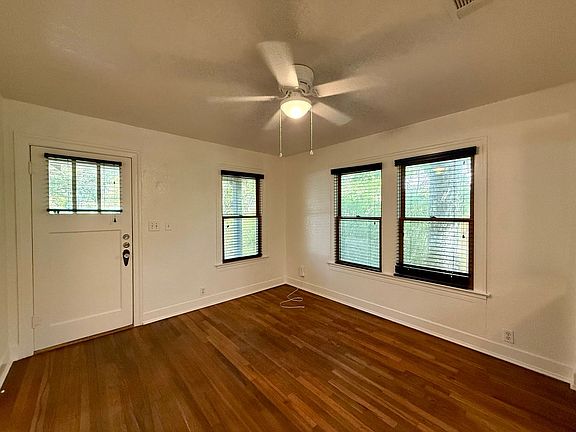 3rd image of 4709 Avenue H