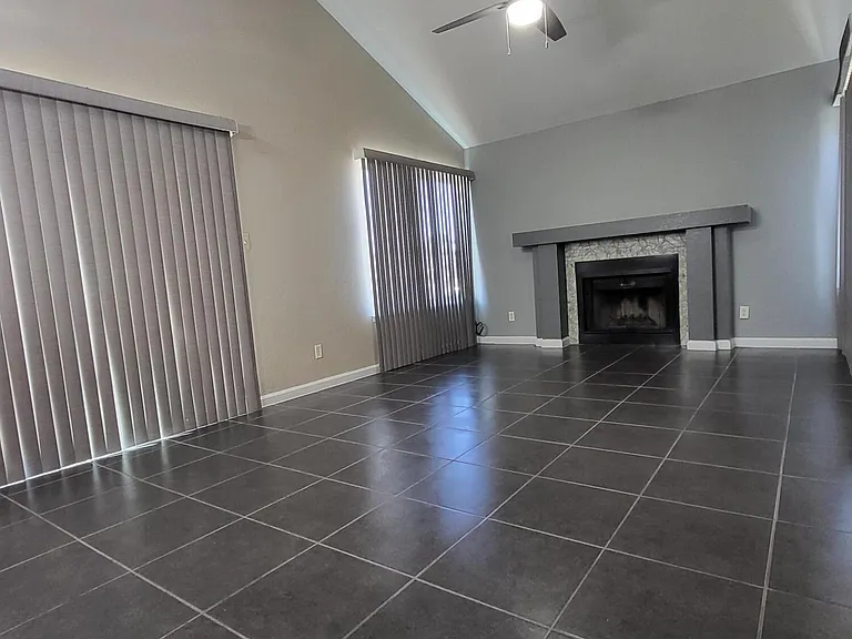 1802 Frank Sinatra Pl — Photo 25