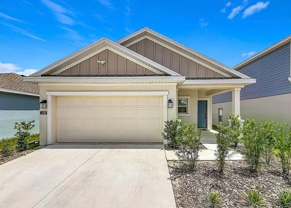 3 bed, 1444 sqft, $2,000 — Photo 1