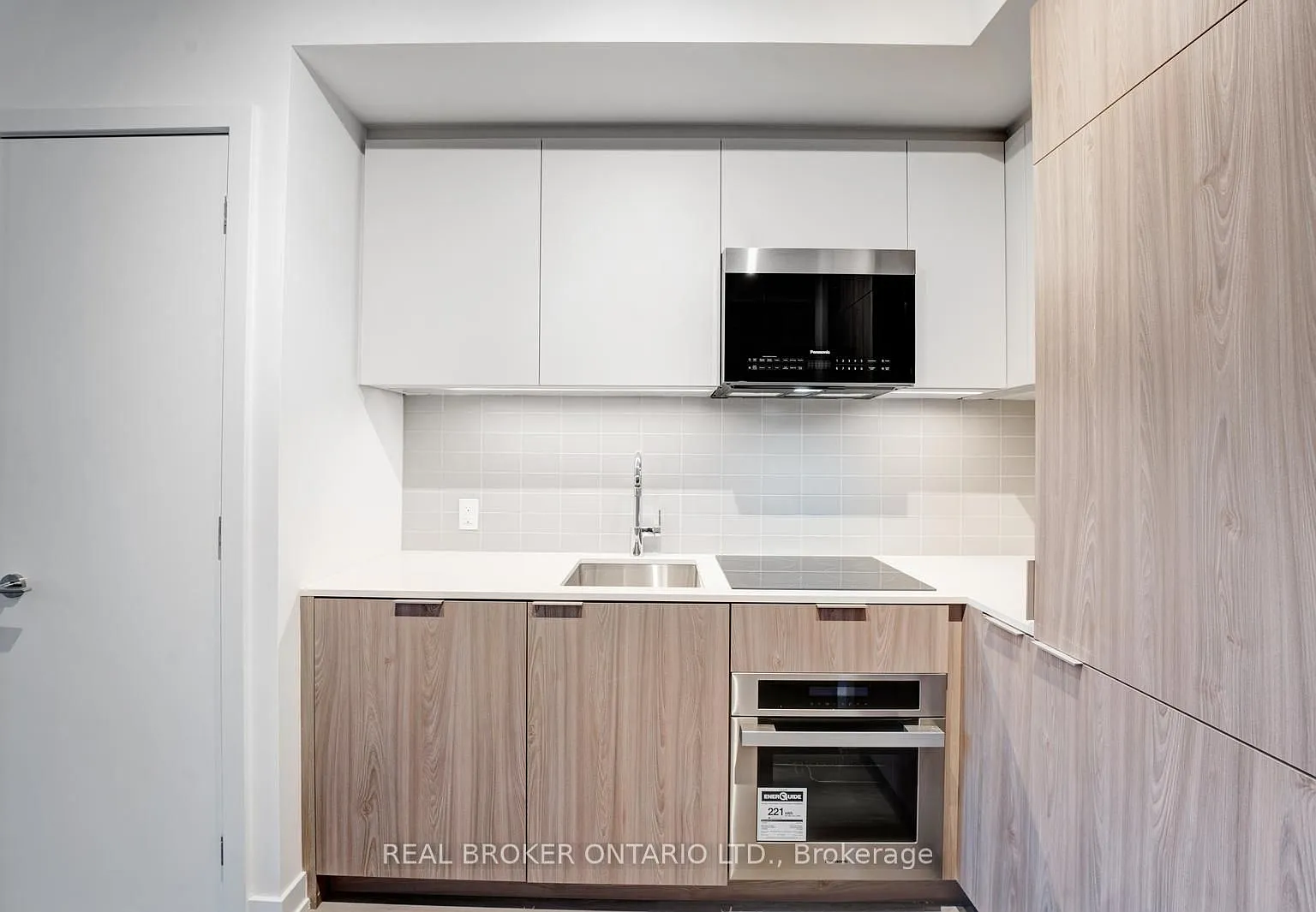 28 Eastern Condos — Photo 4
