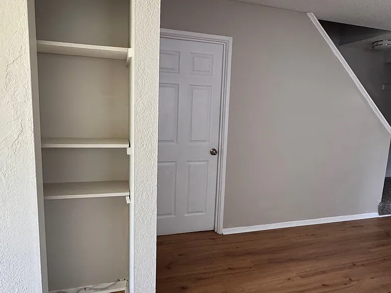9406 Reeder Dr — Photo 8