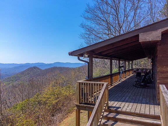3rd image of 672 Summit Ridge Rd