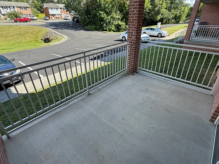 5281 Berkshire Ct #13 — Photo 8