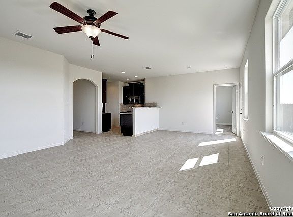 3rd image of 6193 Daisy Way