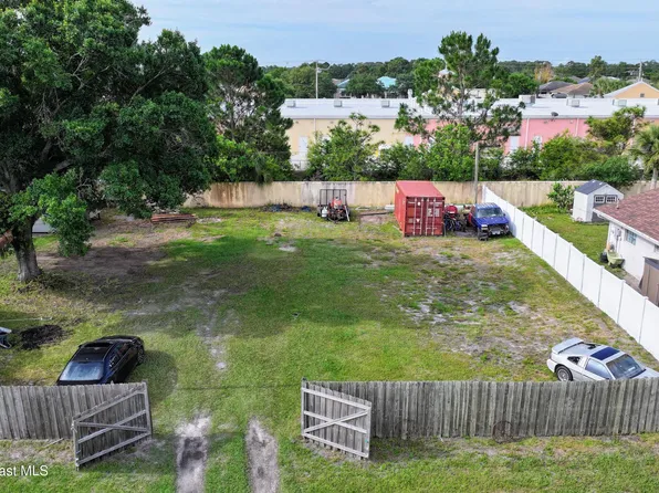 830 Cynthia St SE, Palm Bay, FL 32909