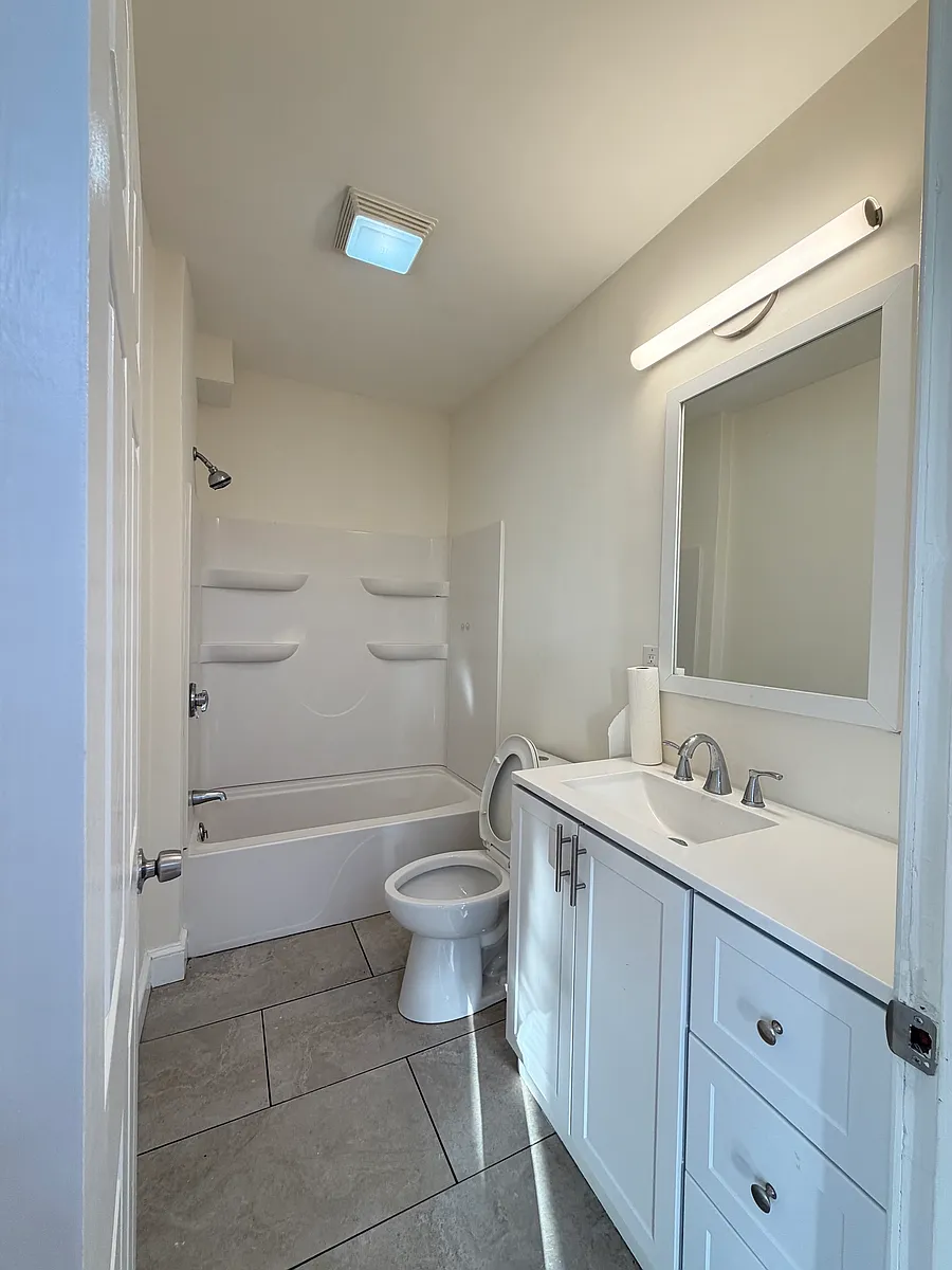 Building Photo - 106 Ashley Blvd #3