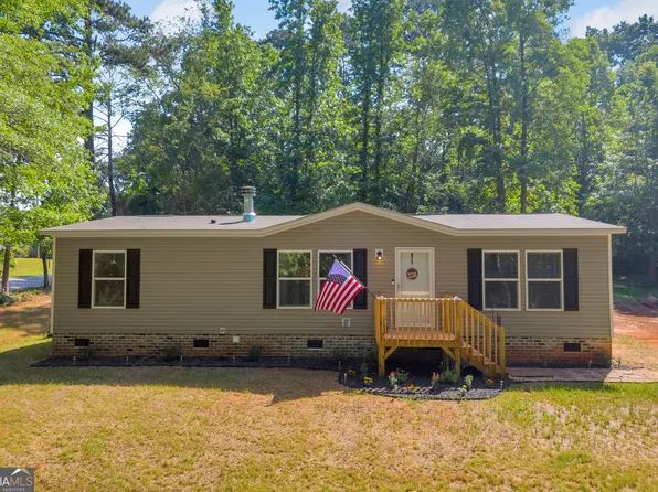 220 Trout Dr, Lavonia, GA 30553