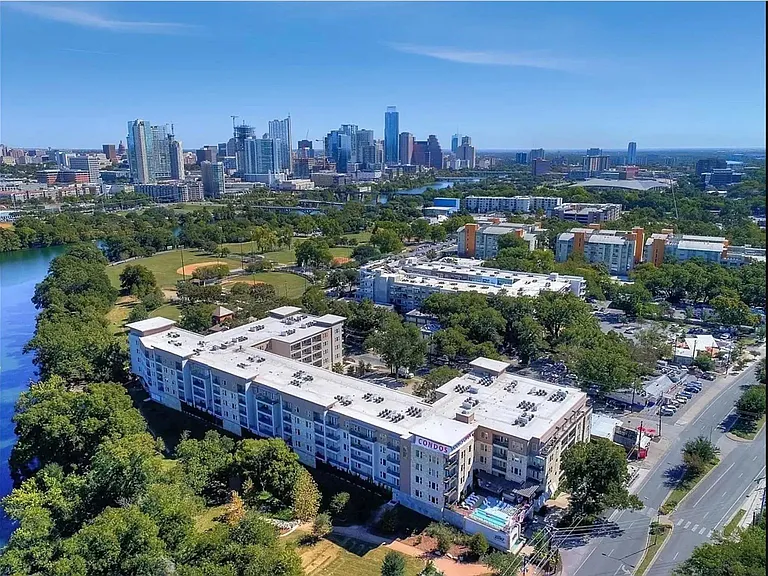 1900 Barton Springs Rd #2037 — Photo 31