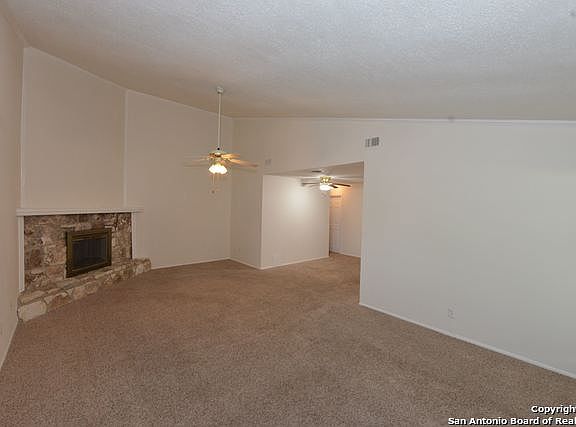 5th image of 613 Oak Park Dr