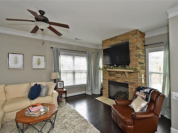 5th image of 1037 Richmond Park Dr