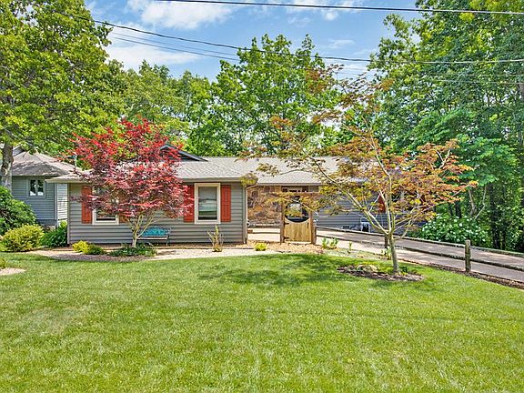 5th image of 166 Canterbury Dr