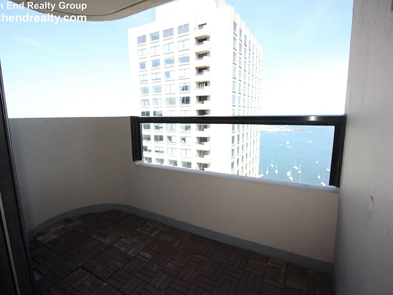 65 E India Row #35C — Photo 7