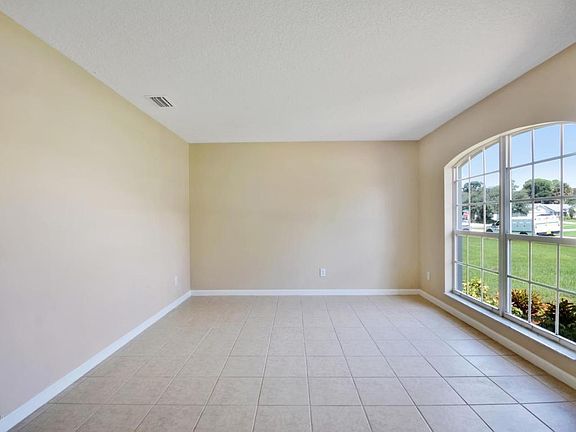 4th image of 781 Dinner St NE