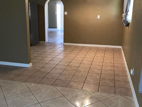 2nd image of 5005 Knox Ct