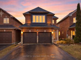 489 Menczel Cres, Newmarket, ON