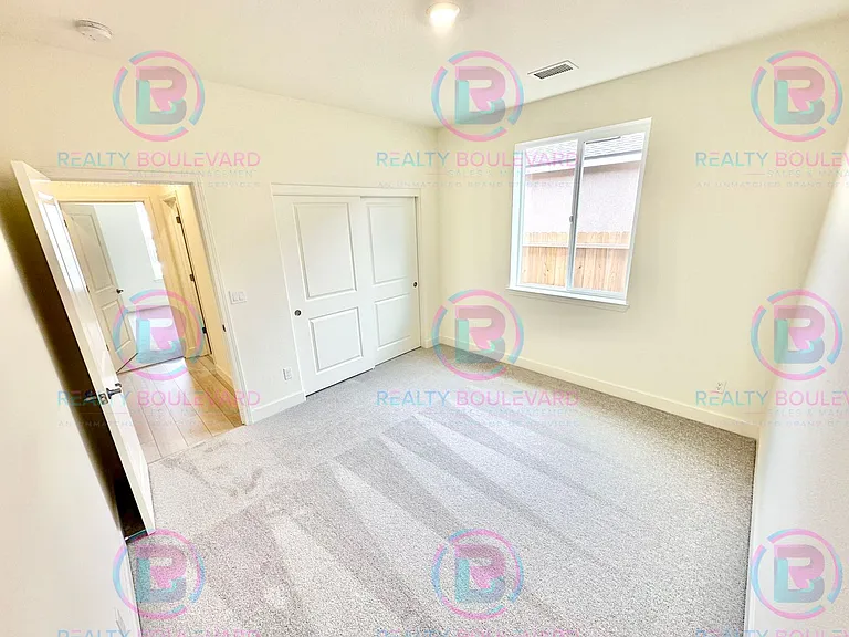 1405 Bravestone Ave — Photo 10