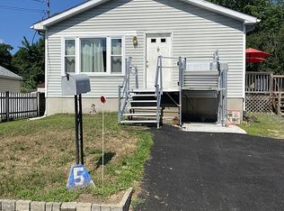 5 Ophelia St, Providence, RI 02909