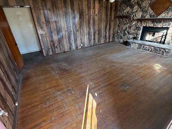 3rd image of 317 College St