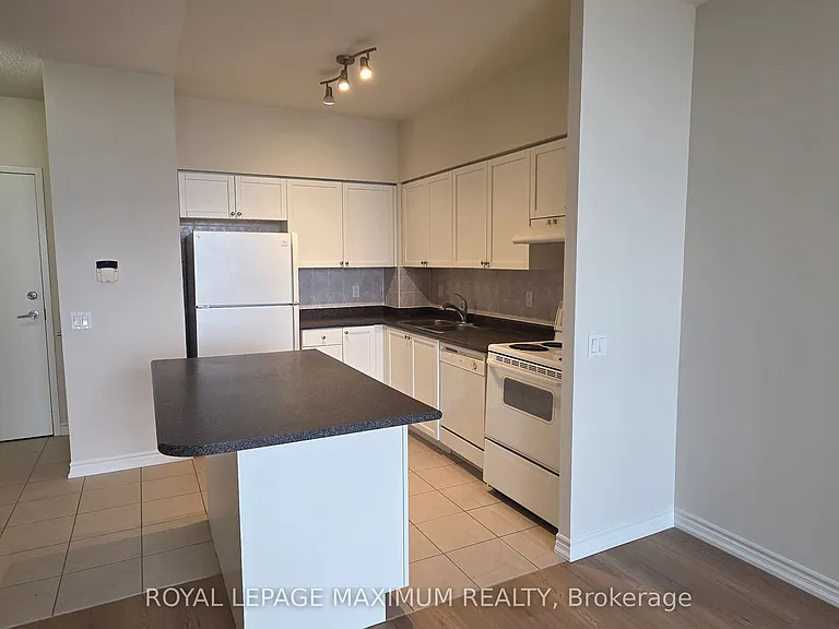 55 Strathaven Dr #2103 — Photo 4